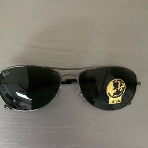 Ray-Ban Aviator Sunglasses NEW with Ray-Ban Case